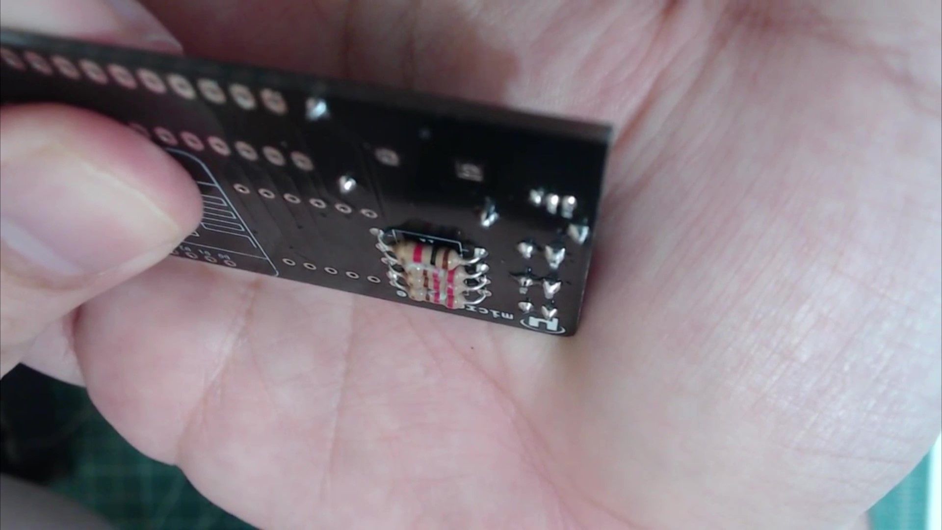 Make sure that none of the transistor's leads are connected before continuing.